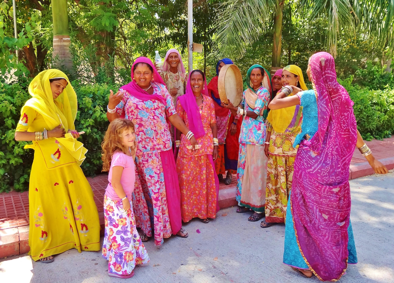 colorful women in india